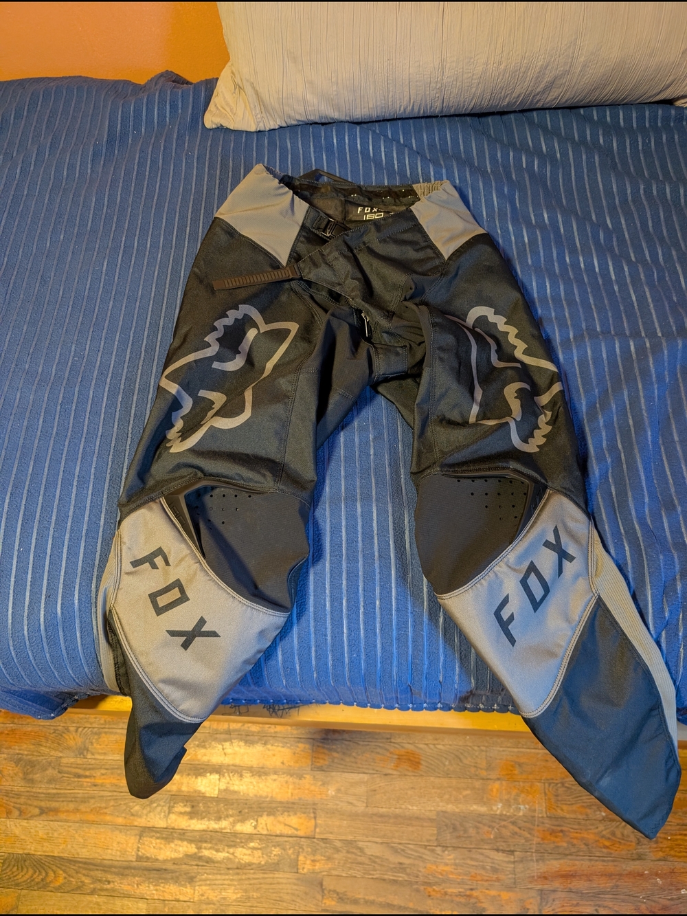 Fox 180 MTB Pants in Black and Gray